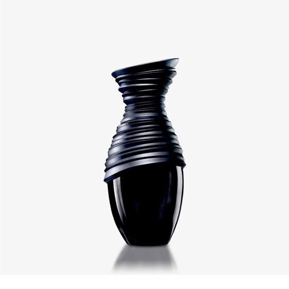 Liberatta Noire Perfume For Woman By Yanbal - Picture 1 of 5